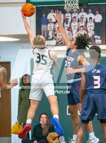Thumbnail 1 in Wayne Country Day vs Greenfield (Greenfield Christmas Tournament) photogallery.