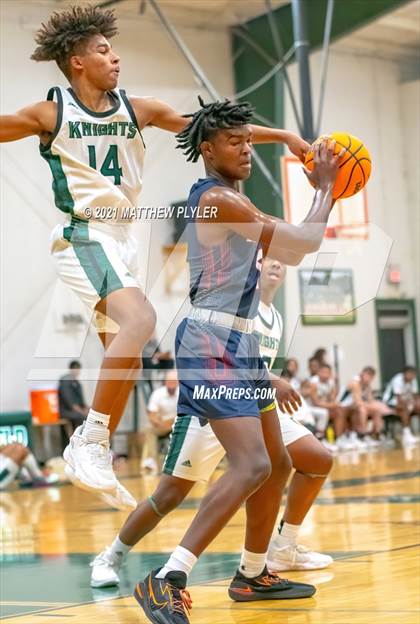 Thumbnail 1 in Wayne Country Day vs Greenfield (Greenfield Christmas Tournament) photogallery.