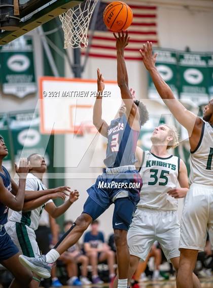 Thumbnail 2 in Wayne Country Day vs Greenfield (Greenfield Christmas Tournament) photogallery.