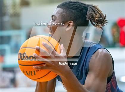 Thumbnail 1 in Wayne Country Day vs Greenfield (Greenfield Christmas Tournament) photogallery.