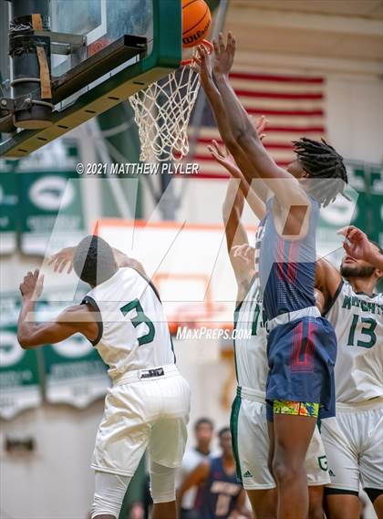 Thumbnail 2 in Wayne Country Day vs Greenfield (Greenfield Christmas Tournament) photogallery.