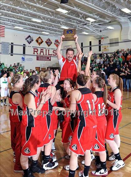 Thumbnail 2 in Siren vs. Prentice (WIAA D5 Sectional Final) photogallery.