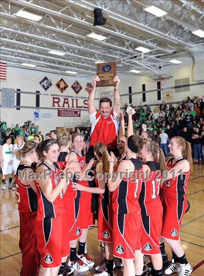 Thumbnail 3 in Siren vs. Prentice (WIAA D5 Sectional Final) photogallery.