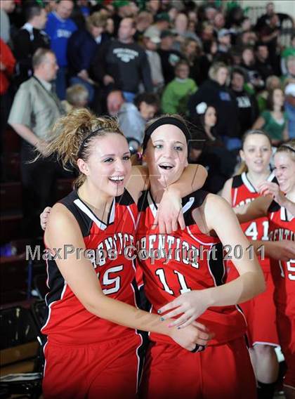 Thumbnail 1 in Siren vs. Prentice (WIAA D5 Sectional Final) photogallery.