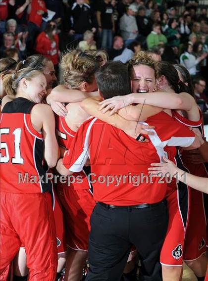 Thumbnail 2 in Siren vs. Prentice (WIAA D5 Sectional Final) photogallery.