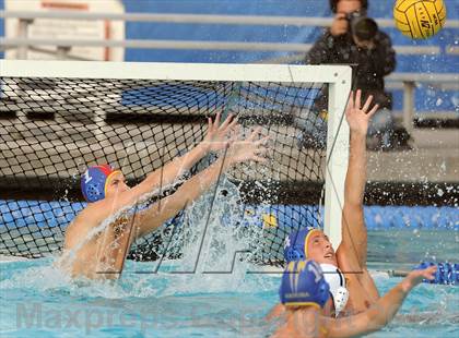 Thumbnail 3 in Agoura vs Santa Barbara (CIF SS D2 Final) photogallery.
