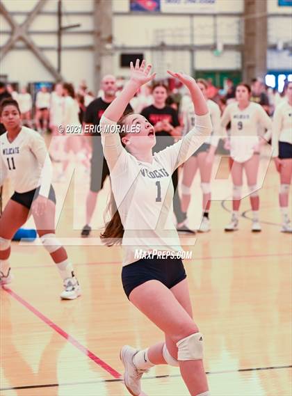 Thumbnail 2 in Willow Canyon vs Helix (Southern California Invitational) photogallery.