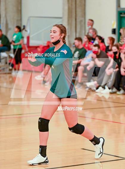Thumbnail 3 in Willow Canyon vs Helix (Southern California Invitational) photogallery.