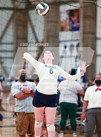 Thumbnail 3 in Willow Canyon vs Helix (Southern California Invitational) photogallery.