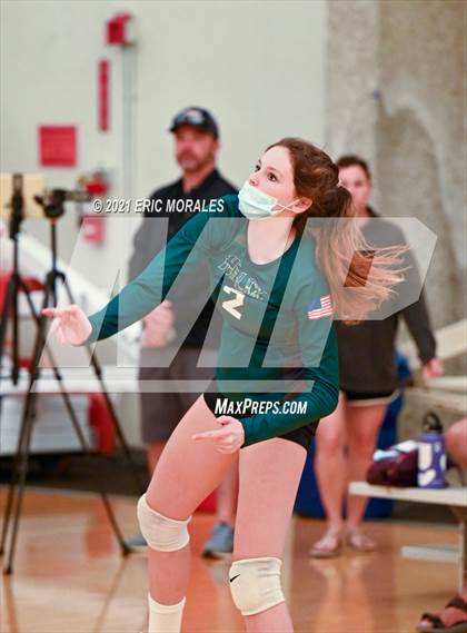 Thumbnail 3 in Willow Canyon vs Helix (Southern California Invitational) photogallery.