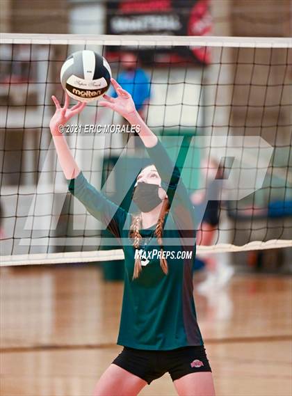 Thumbnail 2 in Willow Canyon vs Helix (Southern California Invitational) photogallery.