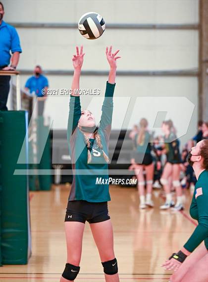 Thumbnail 3 in Willow Canyon vs Helix (Southern California Invitational) photogallery.