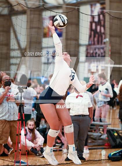 Thumbnail 1 in Willow Canyon vs Helix (Southern California Invitational) photogallery.