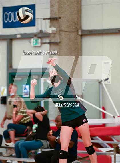 Thumbnail 3 in Willow Canyon vs Helix (Southern California Invitational) photogallery.