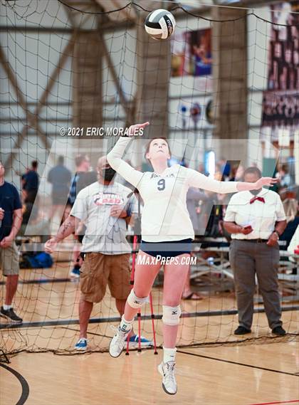 Thumbnail 2 in Willow Canyon vs Helix (Southern California Invitational) photogallery.