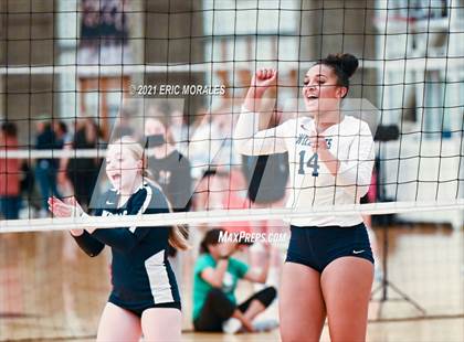 Thumbnail 1 in Willow Canyon vs Helix (Southern California Invitational) photogallery.