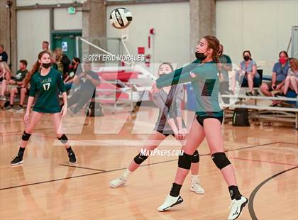 Thumbnail 3 in Willow Canyon vs Helix (Southern California Invitational) photogallery.