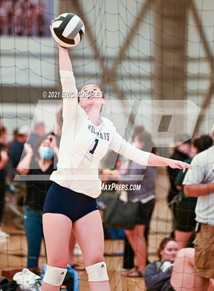 Thumbnail 2 in Willow Canyon vs Helix (Southern California Invitational) photogallery.