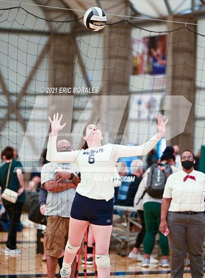 Thumbnail 3 in Willow Canyon vs Helix (Southern California Invitational) photogallery.