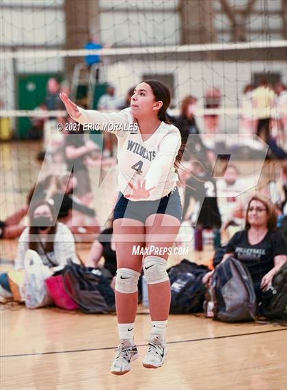 Thumbnail 1 in Willow Canyon vs Helix (Southern California Invitational) photogallery.