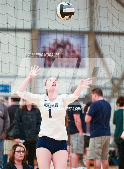 Thumbnail 1 in Willow Canyon vs Helix (Southern California Invitational) photogallery.