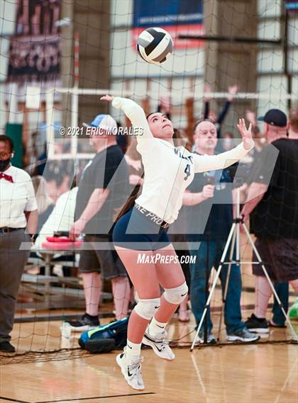 Thumbnail 2 in Willow Canyon vs Helix (Southern California Invitational) photogallery.