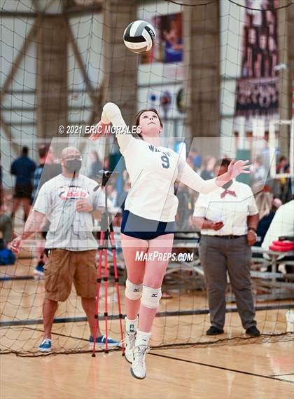 Thumbnail 3 in Willow Canyon vs Helix (Southern California Invitational) photogallery.