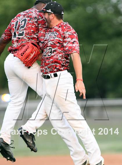 Thumbnail 1 in Newton vs. Heights (KSHSAA 5A Regional Playoff) photogallery.