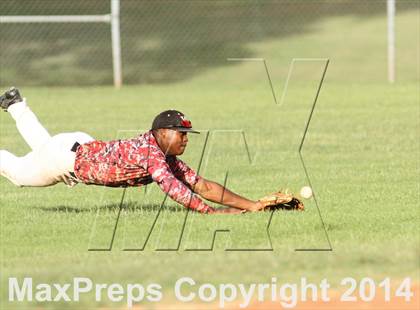 Thumbnail 3 in Newton vs. Heights (KSHSAA 5A Regional Playoff) photogallery.