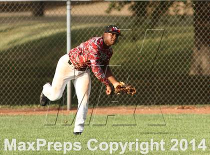 Thumbnail 1 in Newton vs. Heights (KSHSAA 5A Regional Playoff) photogallery.