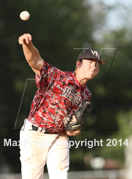 Thumbnail 2 in Newton vs. Heights (KSHSAA 5A Regional Playoff) photogallery.