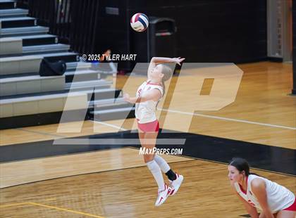 Thumbnail 3 in Seymour vs. Crown Point (Avon Classic) photogallery.
