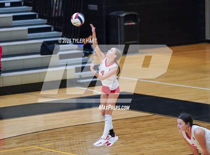 Thumbnail 2 in Seymour vs. Crown Point (Avon Classic) photogallery.