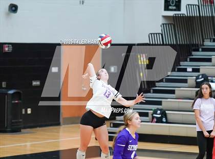 Thumbnail 2 in Seymour vs. Crown Point (Avon Classic) photogallery.