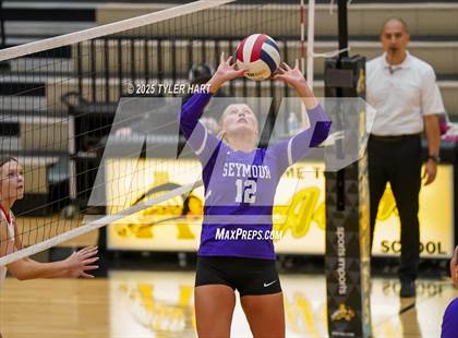 Thumbnail 2 in Seymour vs. Crown Point (Avon Classic) photogallery.