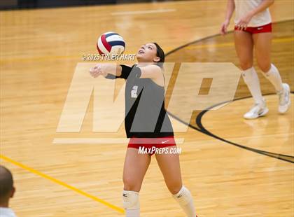 Thumbnail 1 in Seymour vs. Crown Point (Avon Classic) photogallery.