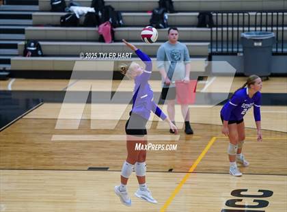 Thumbnail 1 in Seymour vs. Crown Point (Avon Classic) photogallery.