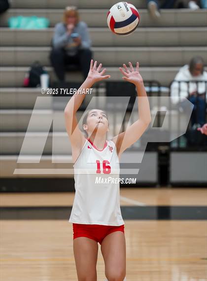 Thumbnail 3 in Seymour vs. Crown Point (Avon Classic) photogallery.