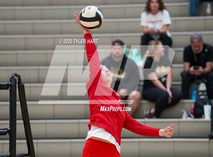 Thumbnail 3 in Seymour vs. Crown Point (Avon Classic) photogallery.