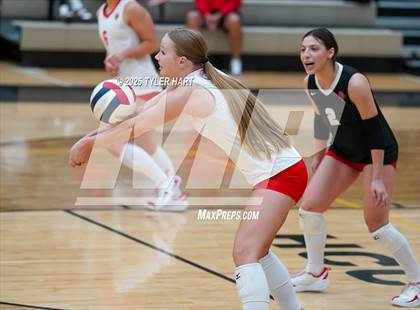 Thumbnail 2 in Seymour vs. Crown Point (Avon Classic) photogallery.
