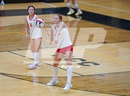 Thumbnail 3 in Seymour vs. Crown Point (Avon Classic) photogallery.