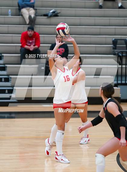 Thumbnail 2 in Seymour vs. Crown Point (Avon Classic) photogallery.