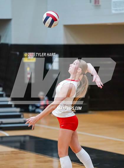 Thumbnail 2 in Seymour vs. Crown Point (Avon Classic) photogallery.