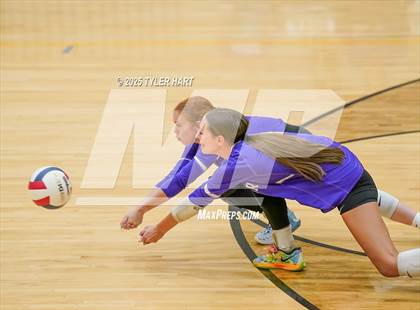 Thumbnail 1 in Seymour vs. Crown Point (Avon Classic) photogallery.