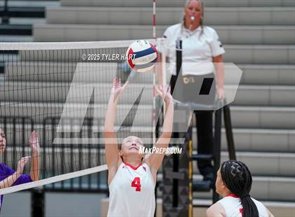 Thumbnail 3 in Seymour vs. Crown Point (Avon Classic) photogallery.