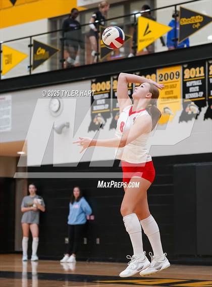 Thumbnail 2 in Seymour vs. Crown Point (Avon Classic) photogallery.