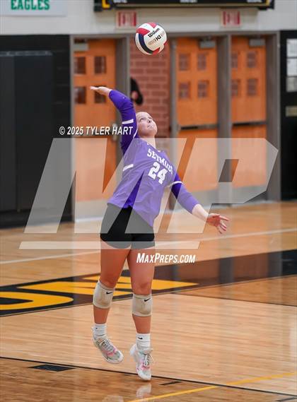 Thumbnail 2 in Seymour vs. Crown Point (Avon Classic) photogallery.