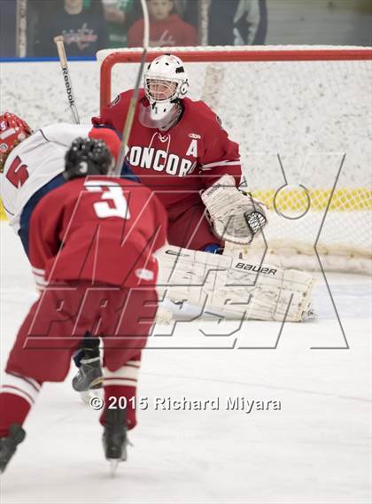 Thumbnail 2 in Manchester Memorial vs. Concord (Bauer Holiday Tournament) photogallery.