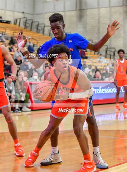 Thumbnail 3 in Whitney Young vs. Bishop Gorman photogallery.