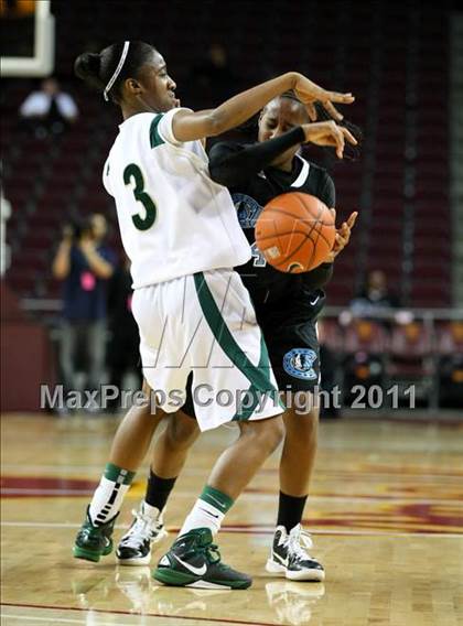 Thumbnail 3 in Narbonne vs. Carson (CIF LACS Final) photogallery.
